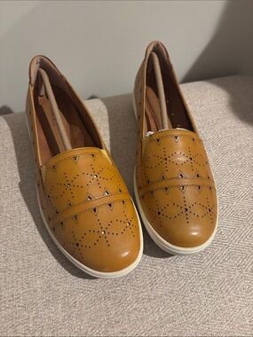 Cobb Hill Women’s Tan Perforated Slip-On Sneakers - Brand New in Box